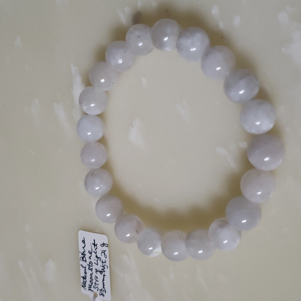 Natural Blue Moon Stone Strong Light 8.5mm